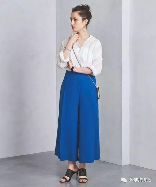 清爽穿搭度过炎炎夏日！女生日系蓝白单品搭配介绍