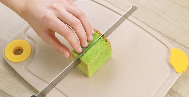  「碗里」超文艺的草莓三明治，3颗草莓半个柠檬，蒸一蒸就搞定