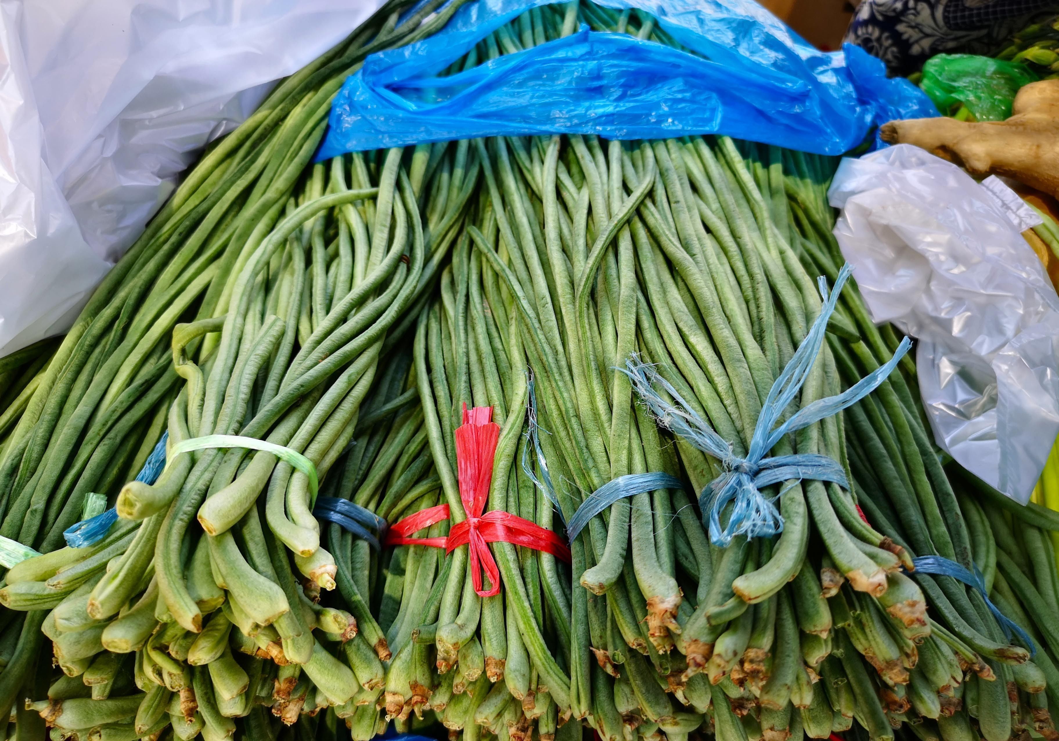 新疆菜市场有什么不同?转了一圈眼界大开，价格低到不想回广东