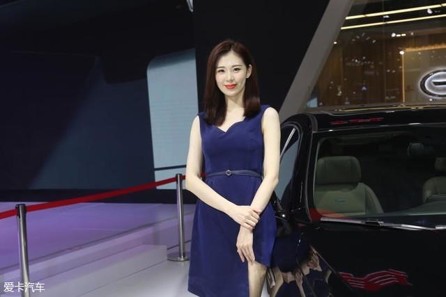 看2018成都国际车展各家美女争相斗艳