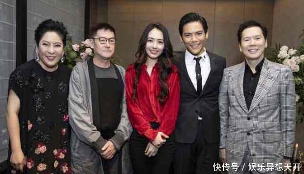 郭碧婷换发型向太