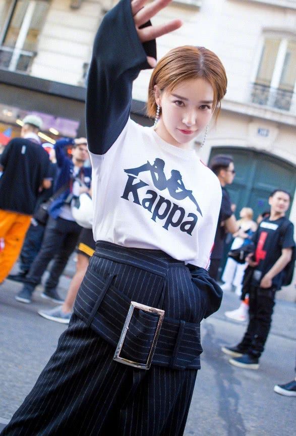 阚清子只是把腰带系到大腿上，腿就长了20厘米，腿真让人自卑