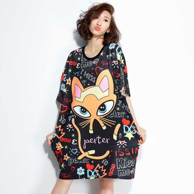 “微胖”身材最性感!穿连衣裙丰满曼妙，女人味十足，火辣又撩人