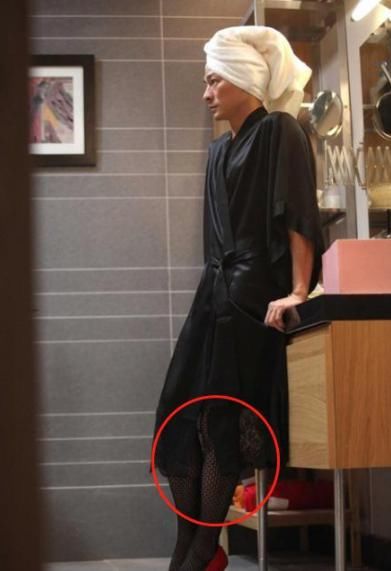 邓超穿高跟鞋，刘德华穿高跟鞋，鹿晗穿高跟鞋，唯独他比女人性感