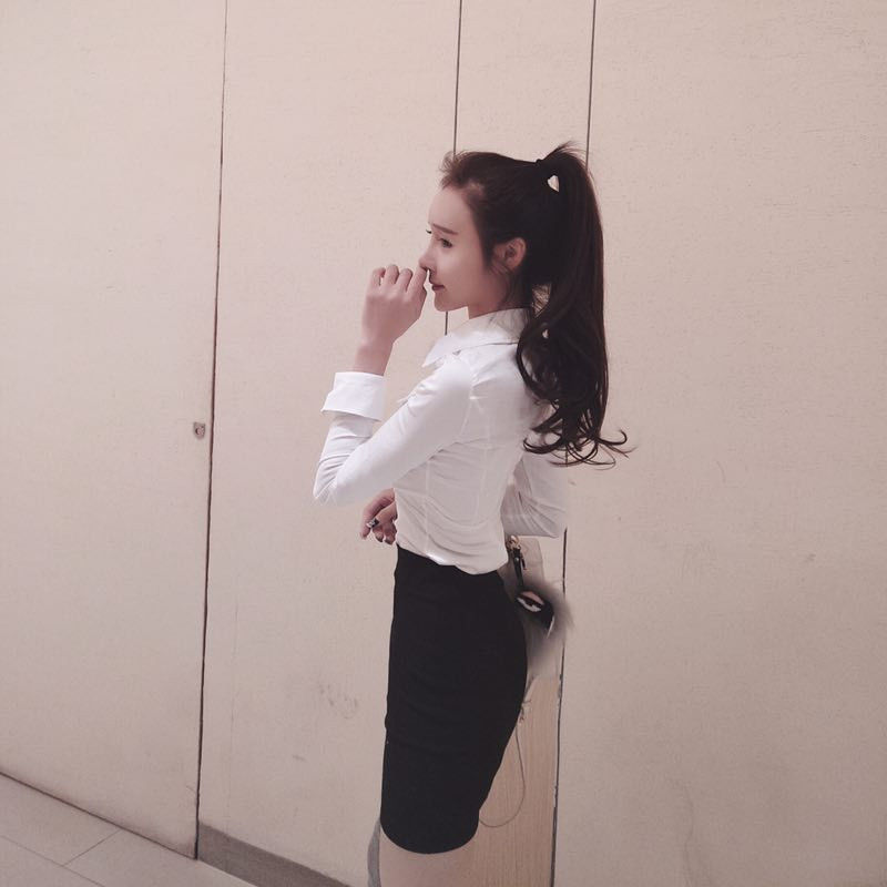 现在的打底衫简直了，忒修身显瘦，忒有型显气质