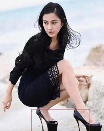 不敢想!欧阳娜娜脚踩52cm的恨天高拍杂志!网友:身高不够高跟鞋