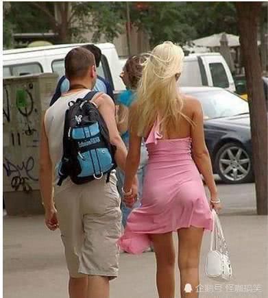 美女们穿裙子一定要注意了 尴尬总是来得太突然让人措手不及