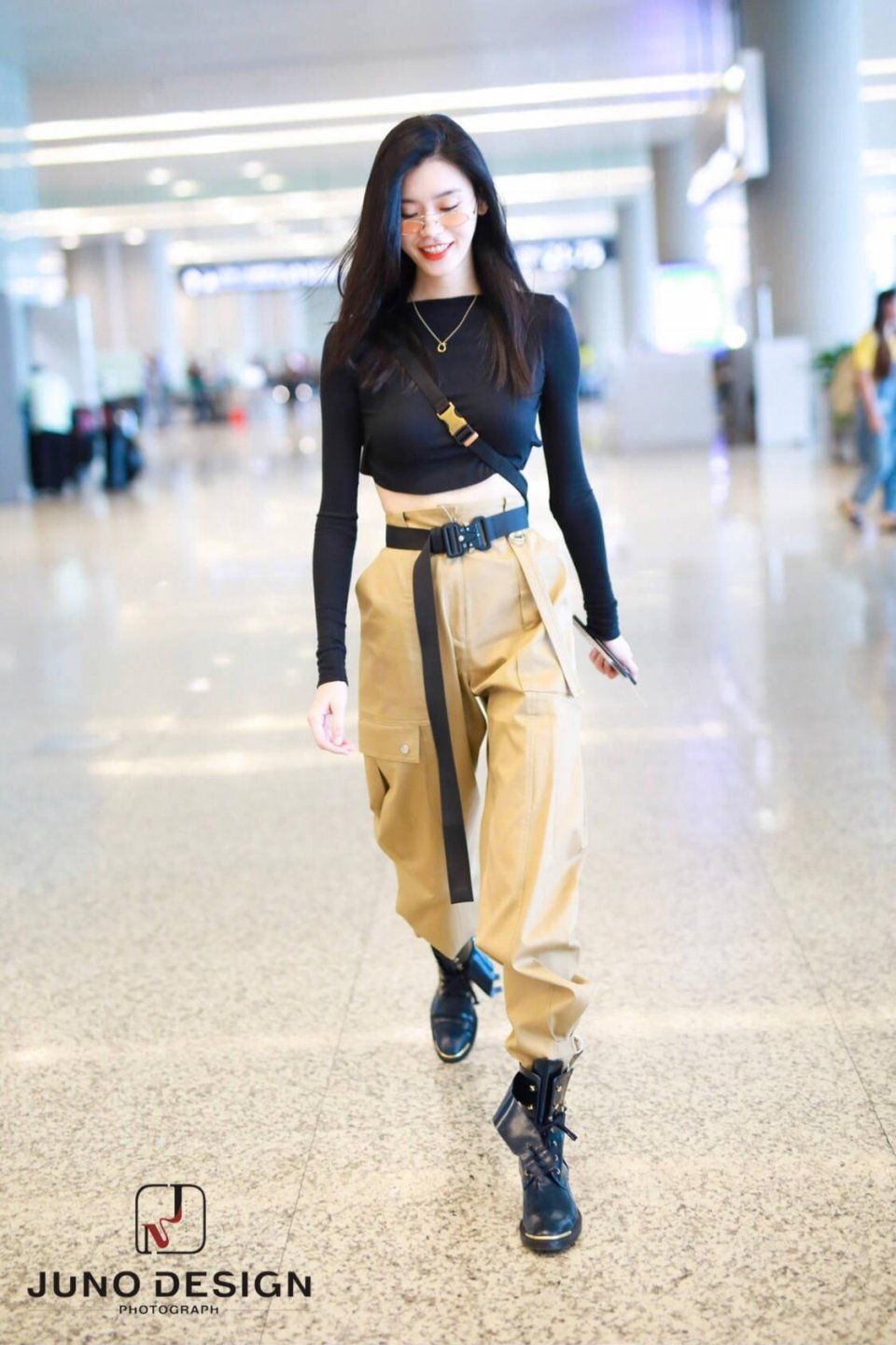 奚梦瑶绝对是最敢穿的女明星!能露的地方全露,连刘雯都比不过她