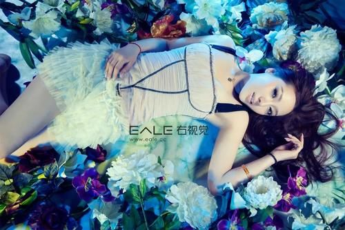 必收藏！百张女孩与花摄影作品！-右视觉十周年饕餮视觉盛宴。