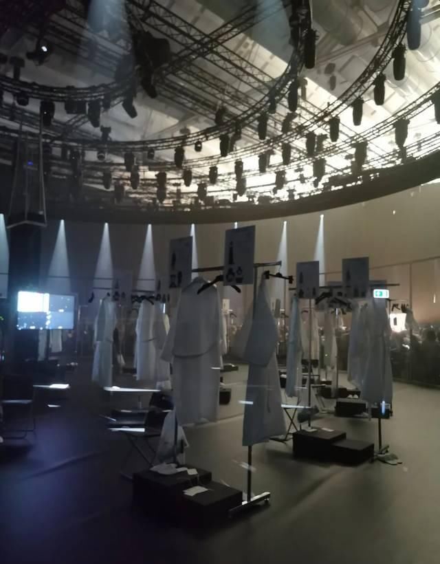  【时装周】只有5个中国人看秀的米兰&巴黎时装周，我最难忘这10个传世掠影