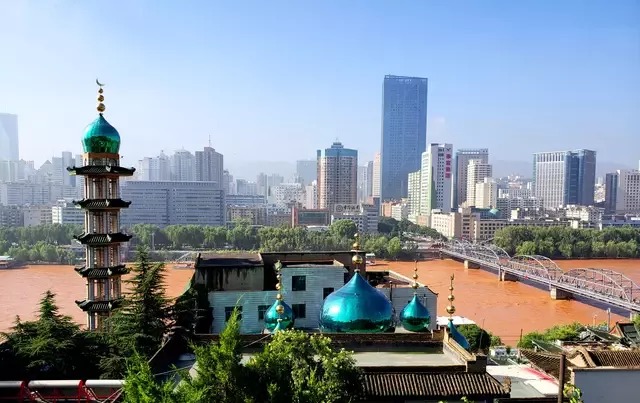 最穷二线城市：投资200亿挖穿黄河也要建地铁，如今建成创造奇迹