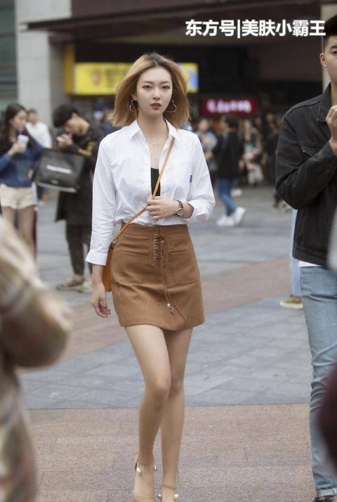  换季|街拍女神：换季时尚穿搭，街头的美女一个比一个养眼