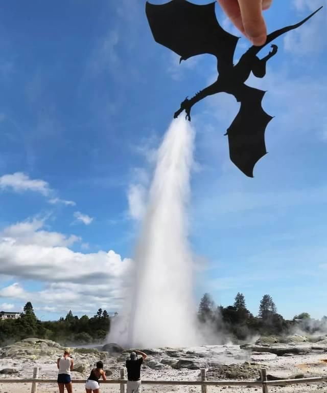 他果然是脑洞大开，把世界建筑都玩坏了!