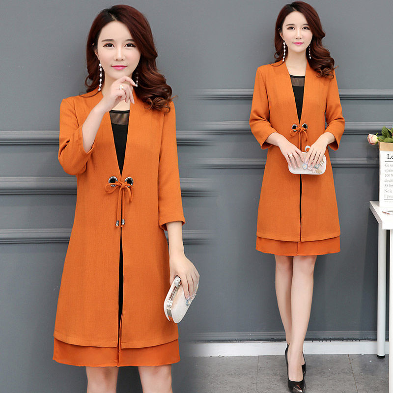 60后女人，若不缺钱!就穿这样的“妈妈装”，端庄优雅显高贵