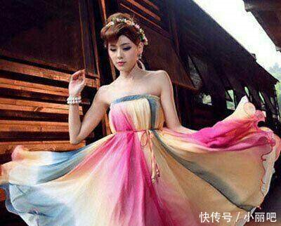 厉害了唐艺昕，穿火了沙滩裙不说，又把彩虹裙给穿火了