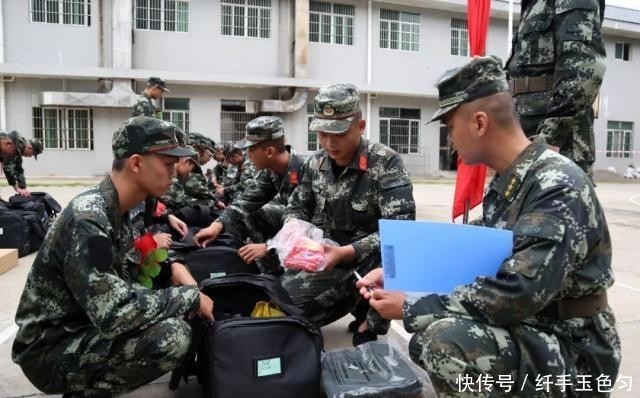  [广西]刚刚，武警广西总队首批新兵入营！