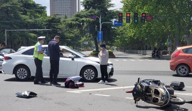 『面目全非』郑州发生严重车祸！电动车“面目全非”，市民都需警惕！