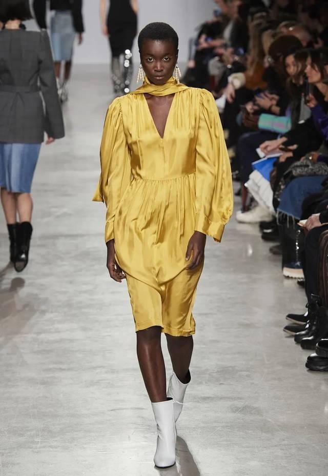  色彩：时装展最靓话题：这8大颜色夫人夫人太炫了，美哭！！