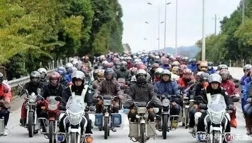  春运@美国媒体惊叹春运：厉害了中国！放在任何国家交通都会瘫痪