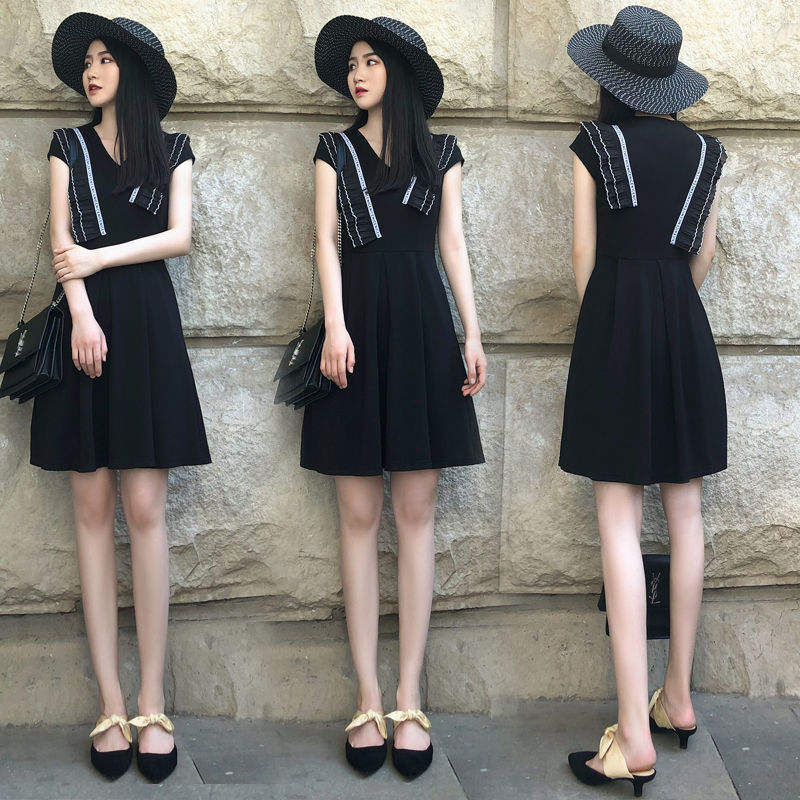 炎夏天女人越来越迷人，只因穿这时尚裙装，魅力凹凸曲线显女人味