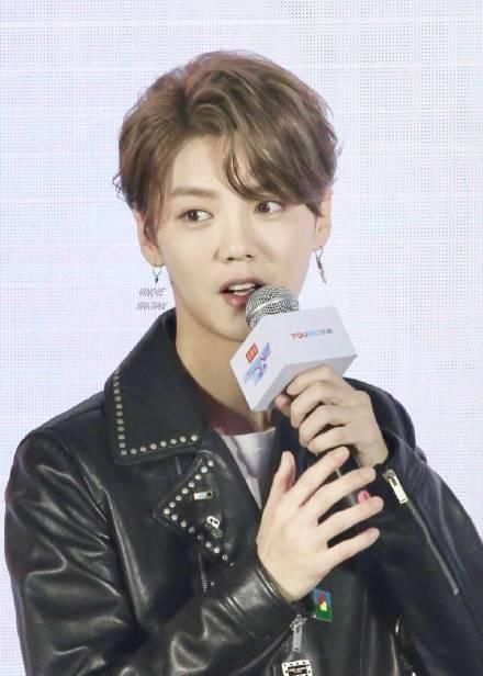 制片人辟谣鹿晗分手传闻，网友却不买账：日常炒作