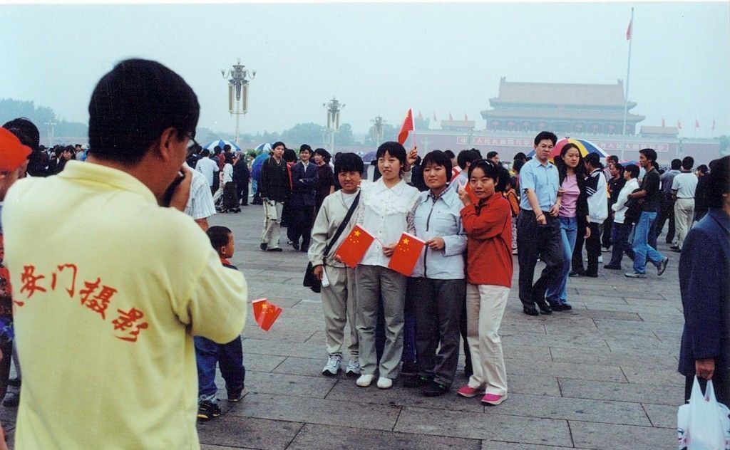 8张照片看北京:15年前，北京国庆节期间，天安门广场等地的游客