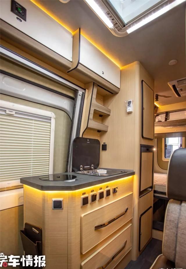  『V90』全新大通V90房车来啦！配2.0T发动机参数超依维柯，起售价真便宜