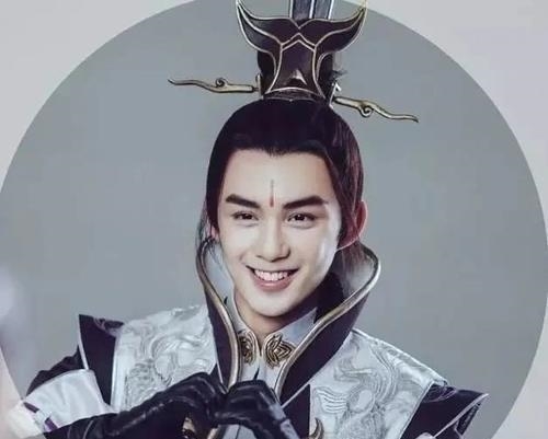#狂妃#赵丽颖首部穿越剧《法医狂妃》,搭档小12岁吴磊,剧照美出新高度