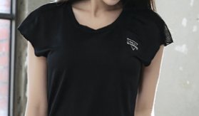 女人别穿宽松的运动服了，试试紧身透气瑜伽服，秀出你的傲人身材