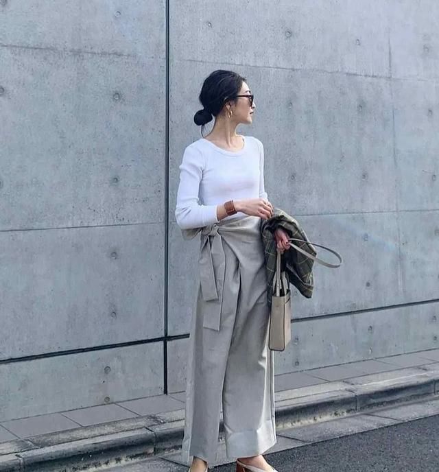  【气质】日本女生的街拍晒照惊艳时光：一身气质的穿搭