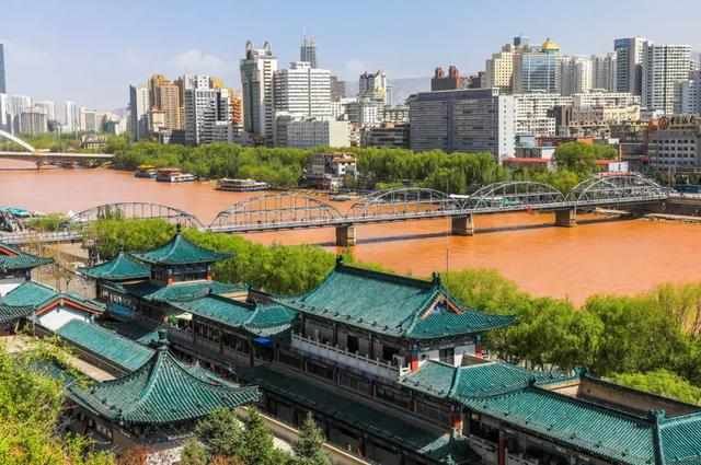 甘肃敦煌通高铁 ▏对于有西北梦的人来说，一件让人欣喜若狂的事