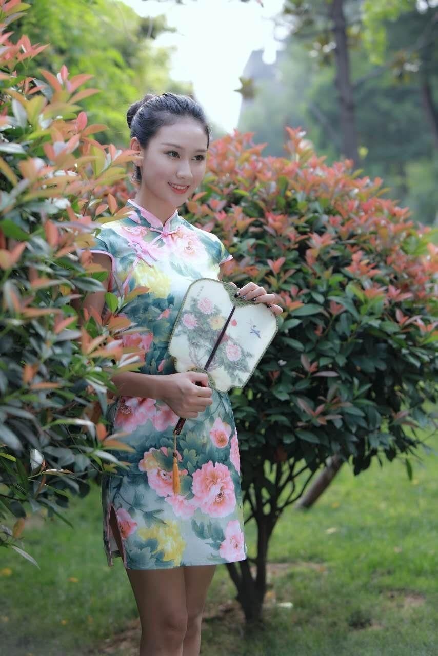 人像摄影:美女穿上旗袍太有气质了，赶紧收藏！