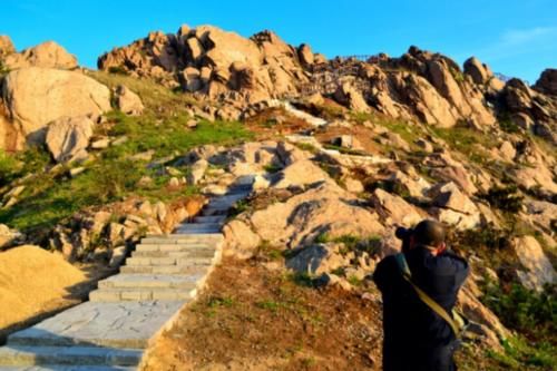 山东境内一座被低估的山，与崂山齐名，就在青岛却游客寥寥无几