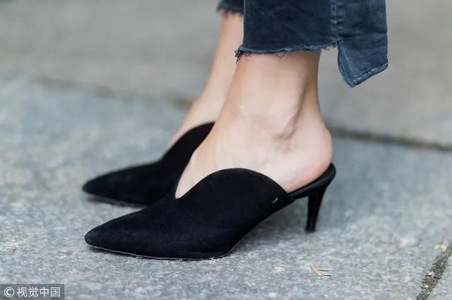 时髦办｜我的大长腿，是尖头深V穆勒鞋宠出来的！