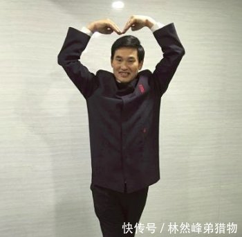 大衣哥朱之文遭全网黑，大衣嫂反对进娱乐圈，几张照片说明一切！