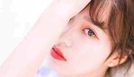 女生有这4个特征，不化妆更有气质！特别第1点，看起来像未成年