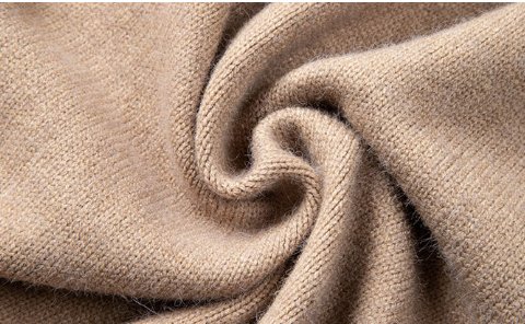 老婆身高不足1米6，也不穿短裙!这件秋装+靴子，显高到不行