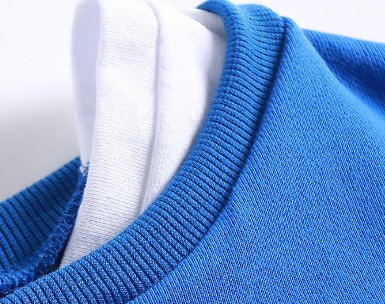 难怪呢，表妹把牛仔裤全丢了，出门穿这样的卫衣，太吸晴了