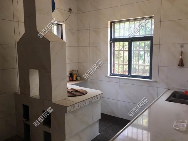 农村自建房，还是有个柴火灶最实用，请师傅花600砌一个值不值？