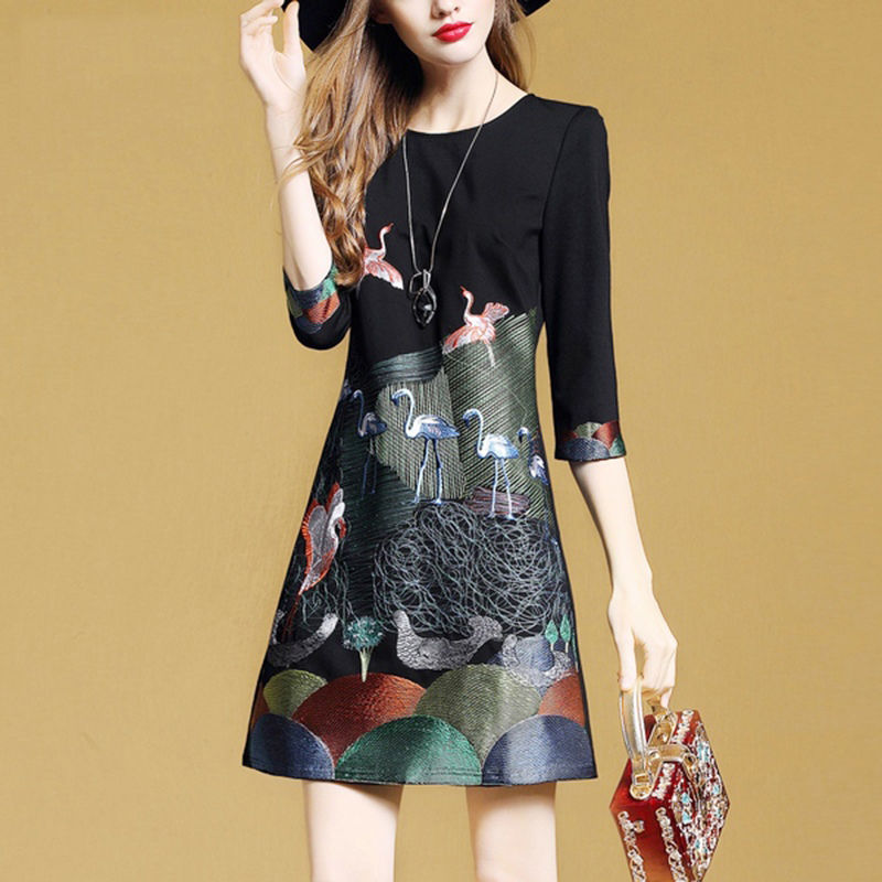 50岁婆婆真会穿衣，天天穿这样的洋气A字裙，高贵优雅又减龄