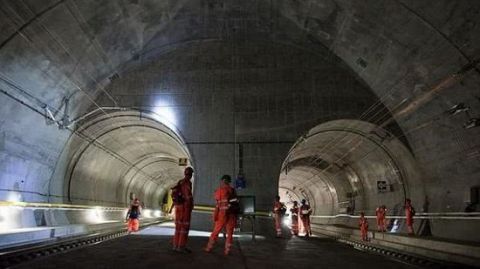  「大国」全世界安全系数最高的铁路，不是中国造的，基建大国实