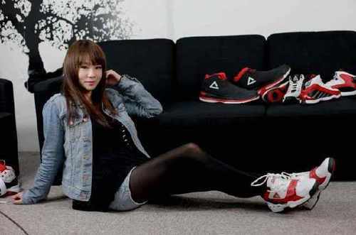 女生丝袜万万不要这样穿出街，特别第2个，显得低级又雷人！