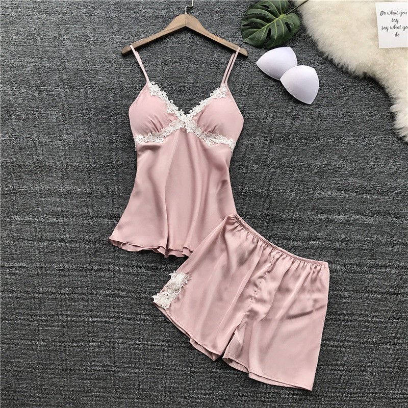 精致的女子在家也要美美哒,好的睡衣还能给你带来好心情