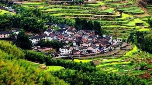 看山看云看梯田，人间仙境南尖岩