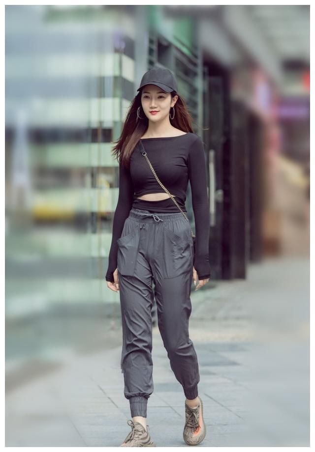 街拍:图1时尚大气，图4丰满迷人，图6运动气息十足的精致美女