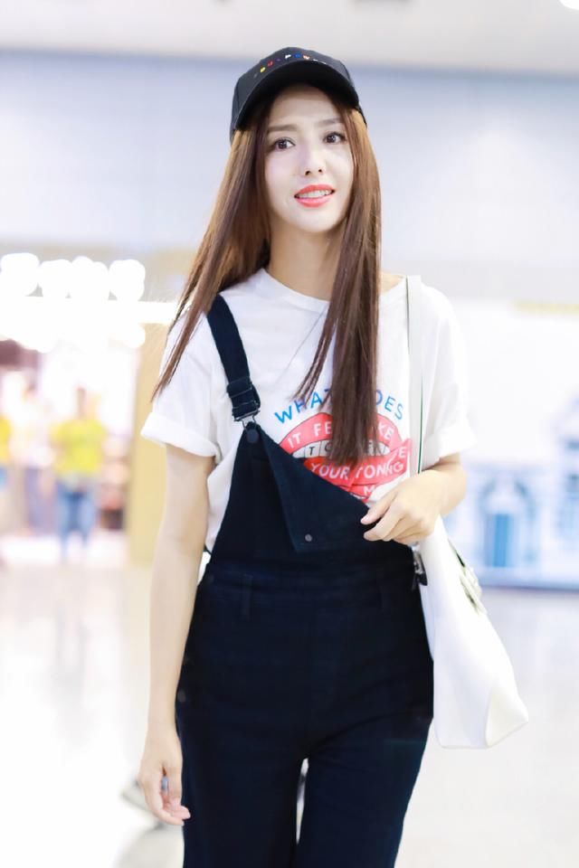 短发接成长发的佟丽娅，感觉像换了个人，竟让网友一眼没认出