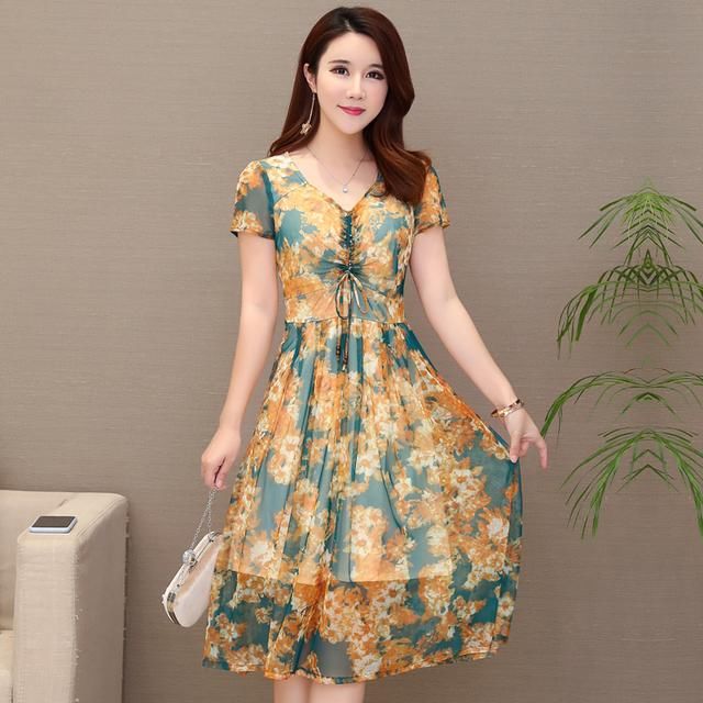 四五十岁的女人别乱穿，今年最流行的连衣裙，美得让你尖叫