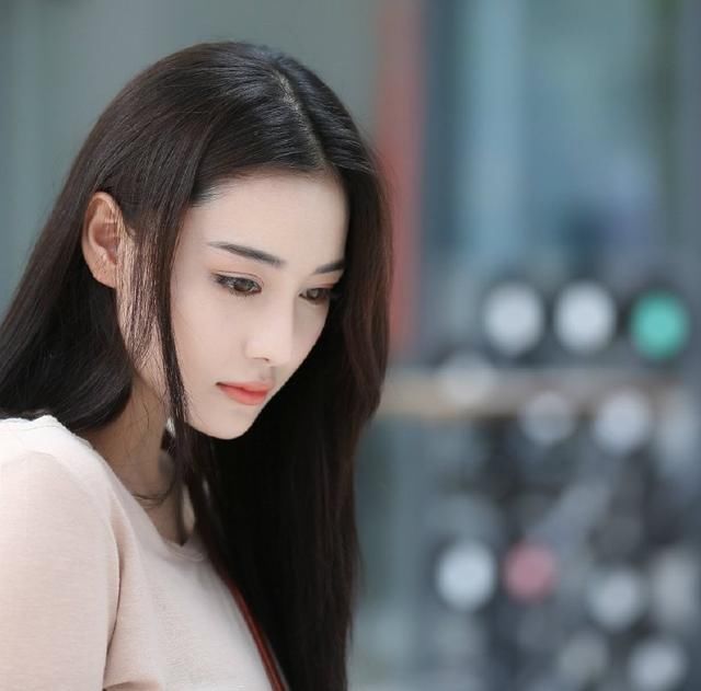 又蹭热度？张馨予公布喜讯，宋祖德发文称：还是嫁给了金钱与谎言