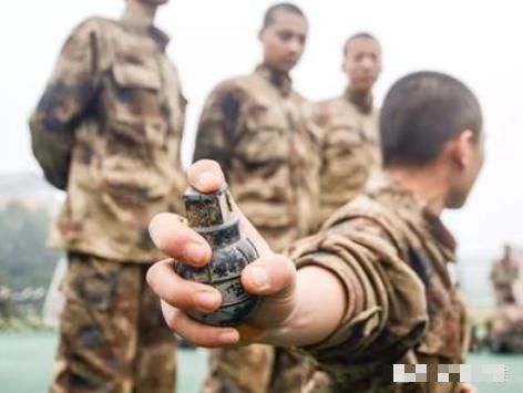  及格|部队里手榴弹扔多少米才算及格？30米？50米？难度其实比想