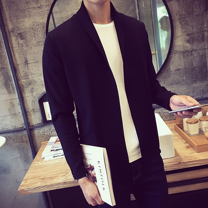 别傻傻的穿衬衣，太土!今年流行这样的卫衣，减龄有型还不贵